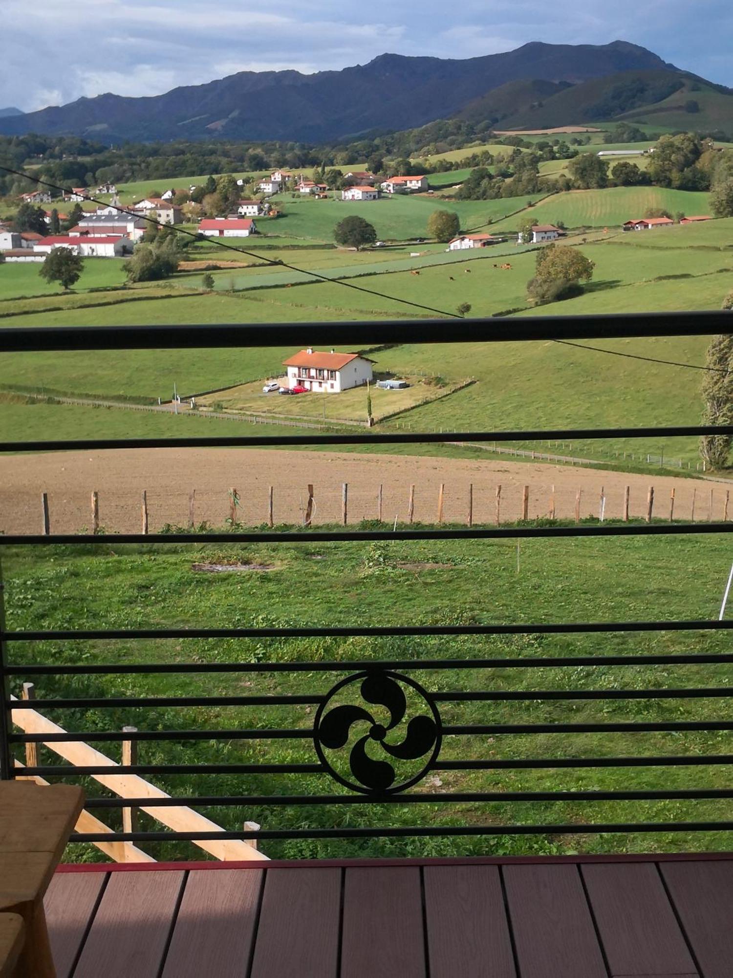 Gites Mendiburia Iholdy Номер фото